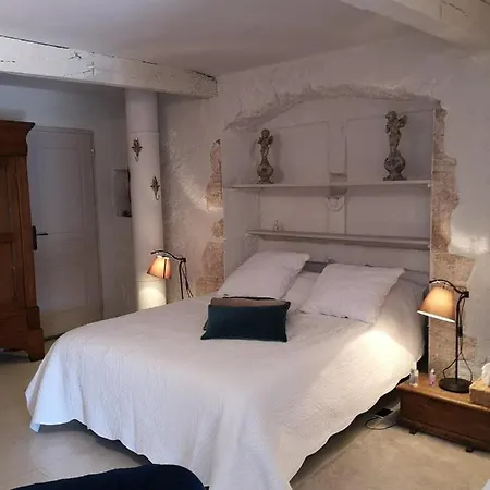 Au Clos Des Anges Bed & Breakfast 4*